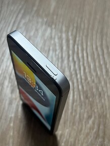 Apple iPhone SE 32GB Černý - 9