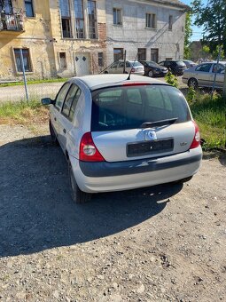 Renault Clio 2 - 1.6 16V - 9