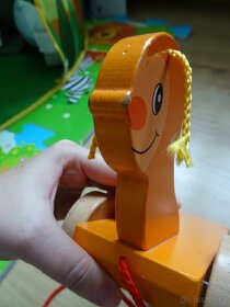 Dřevěný tahací hlemýžď s kostkami - 9