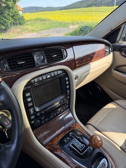 Jaguar XJ 2.7 Diesel 2009 - 9