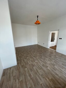 Pronajmu byt na náměstí ve Vimperku - 9