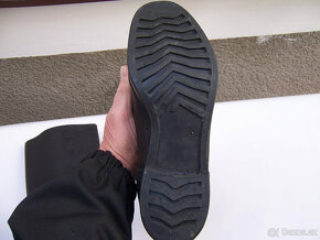 černé vysoké kožené boty č.8 (výška bot 35 cm) - 9