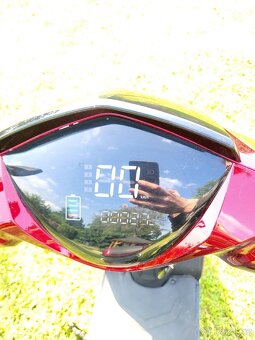 Elektroskútr RACCEWAY E-FICHTL červený-lesklý - 9