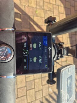 Elektrický golfový vozík Motocaddy M7 GPS Remote - 9