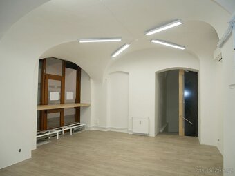 Pronájem restaurace 127m2 v centru města - 9