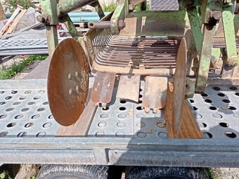 Vibrační vyorávač brambor KROMAG - 9