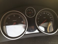 Opel Astra Coupe 1,9CDTI 2005 88kW GTC - díly - 9