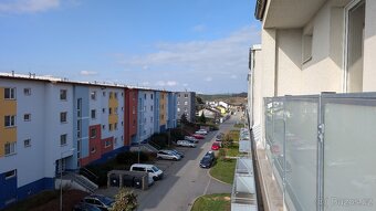 Pronájem: byt 2+1 s lodžií / Ivančice - 9