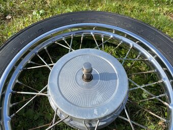 ORIGINÁL NEPOUŽITÉ PŘEDNÍ KOLO 16 NA MOTOCYKL JAWA ČZ - 9