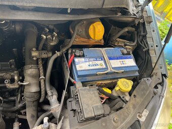 Náhradní díly z Ford Galaxy 1.9 tdi 85 kw. - 9