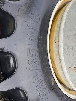 Dvojitá kola pro traktor New Holland T8, kompletní s upínací - 9