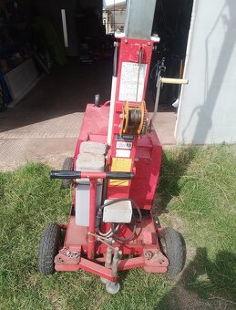 Osvětlovaci stožár s centralou - 9