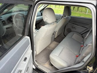JEEP GRAND CHEROKEE 4x4 3.7 L V6 LAREDO dovoz USA - 9
