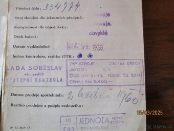 Skříňový šlapací šicí stroj LADA 236 - 9
