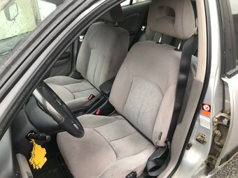 Nissan Almera 1.5i 66kw 2001 naj.142tis.km - 9