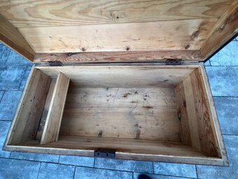 Dřevěná truhla stará - 9