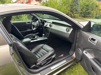 Ford Mustang 4,6 GT - 9