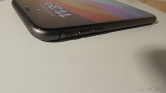 Apple iPhone 11 128GB, Black - 9