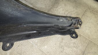 Volkswagen Golf 4 přední blatník - 9