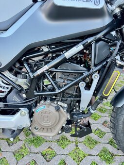 Husqvarna Svartpilen 125 - 9