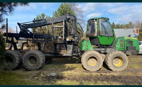 Vyvážečka John Deere 1110E - 9