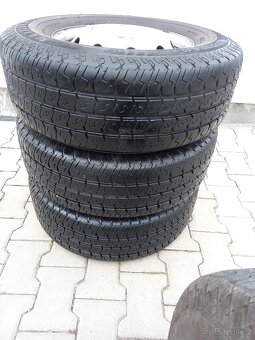 Pneu 225/70 r15 c - 9