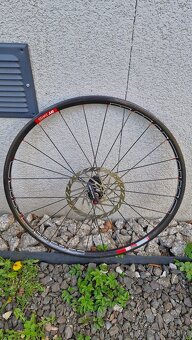 Zapletená karbonová kola DT Swiss - 9