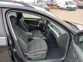 ŠKODA SUPERB KOMBI 2,0TDI DSG NAVI XEN TAŽNÉ /TOP STAV/ - 9