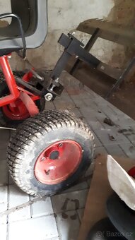 Malotraktor s přívěsem - 9