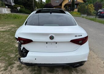 Alfa Romeo Giulia 2.0 Turbo 16V AT8 Veloce Ti - 9