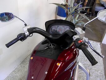 CF MOTO Skutr-chopper CF 250 V3 jen 13.tis.KM Krásný STAV  - 9