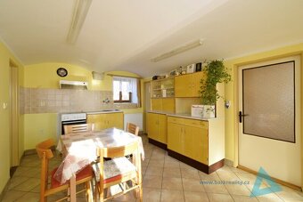 Rodinný dům se stodolou a garáží – Bříšťany u Hořic (okres J - 9