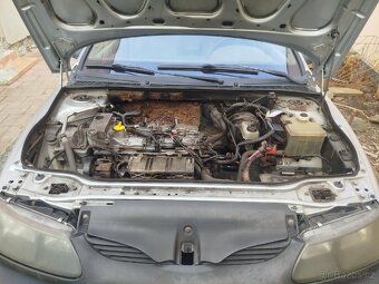 Renault Laguna I 1.6 16V r.v 1998 - 9