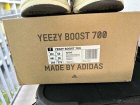 Adidas Yeezy Boost 700 Analog - 9
