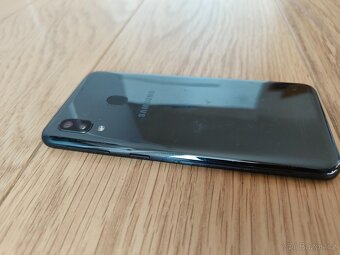 Samsung Galaxy A20e-5.8"HD+/3GB/32GB/NFC/Dual SIM+SD trislo - 9