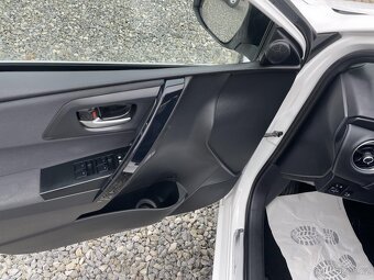 Toyota Auris 1.8i 16v HYBRID FL NAVI EXTRA - 9