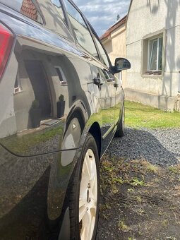 Kia Ceed kombi 1.6 crdi 85kw najeto 211000km - 9