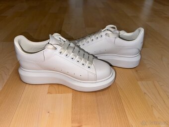 Alexander McQueen - 9