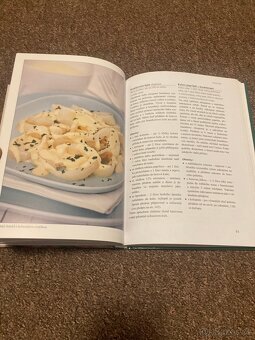 Různé encyklopedické knihy - 9