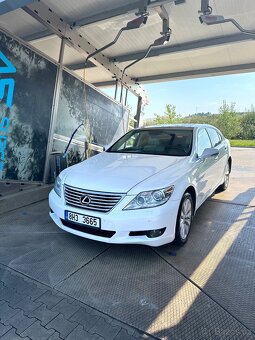 Lexus LS 460 AWD - Sleva - 9