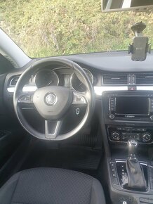 Škoda Superb Combi 2.0TDI DSG - 9