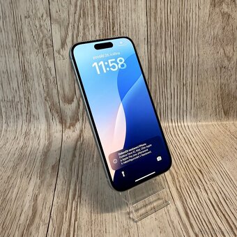 iPhone 15 128GB, bílý (12 měsíců záruka) - 9