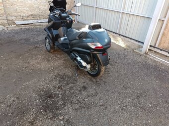 Piaggio mp3 400 Cz doklady v ceně - 9