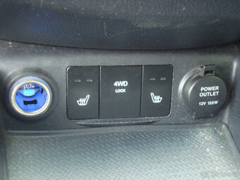 Hyundai Santa Fe 4x4 V6 2.7, benzín - LPG - 9