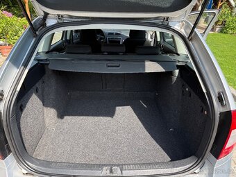 ŠKODA OCTAVIA KOMBI 2012 2.0TDI 103KW AMBIENTE - 9