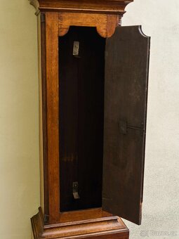 Podlahové hodiny z 19. století - 9