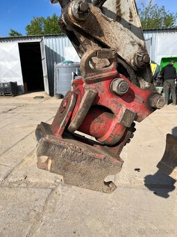 TAKEUCHI TB138 FR - 9