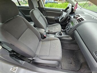 Volkswagen Jetta 1.6i - 9