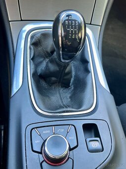 Opel Insignia 2.0 TDCi 96 kW, 2011, naj. 290 000 km - 9