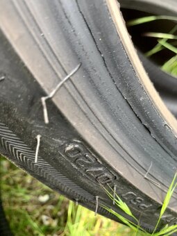 Letni pneu Brigestone 2x 245/35 R18, 2x 225/40 R18
- 9